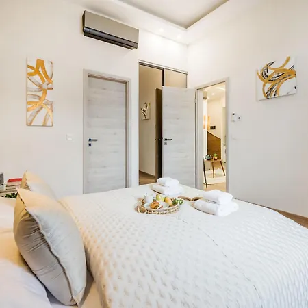 Stunning 3Brm 3Bath Julie Balcony & City Views Budapest Exterior photo